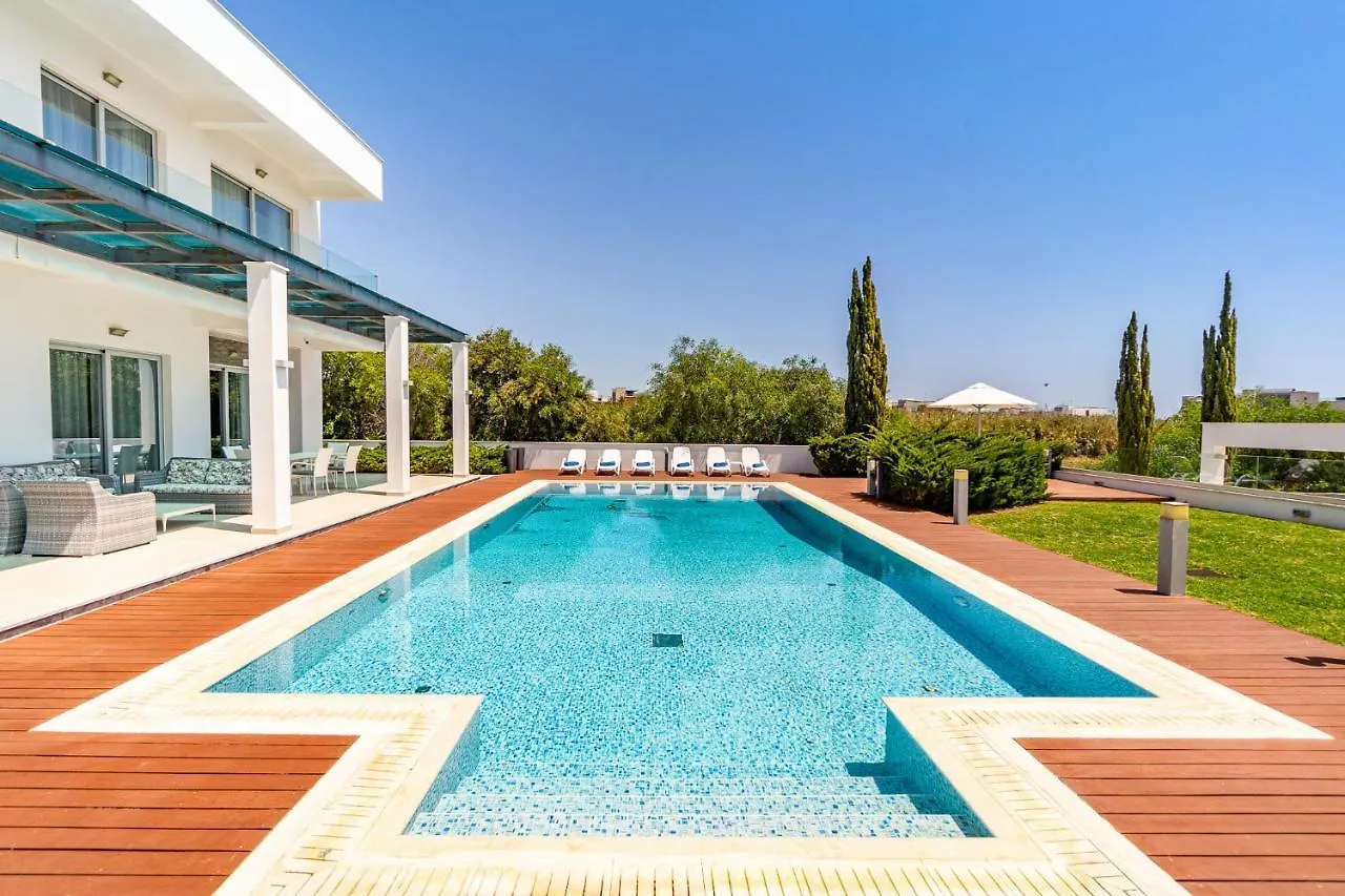 Villa Marsali by Ezoria Ayia Napa Cipro